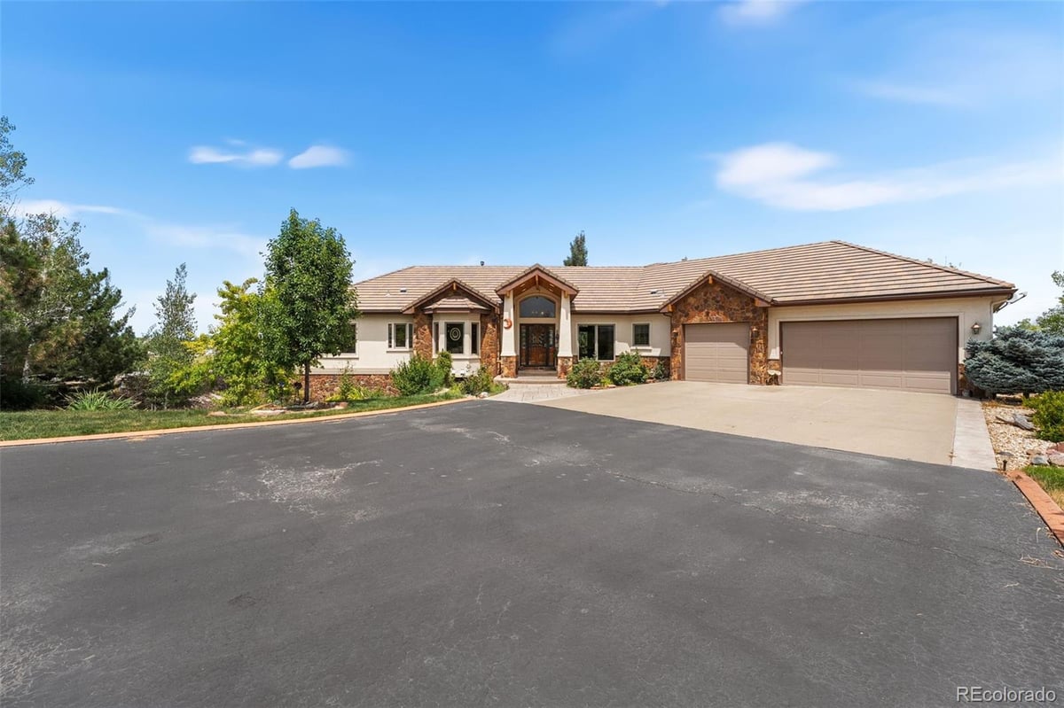 14870 Mariposa Court