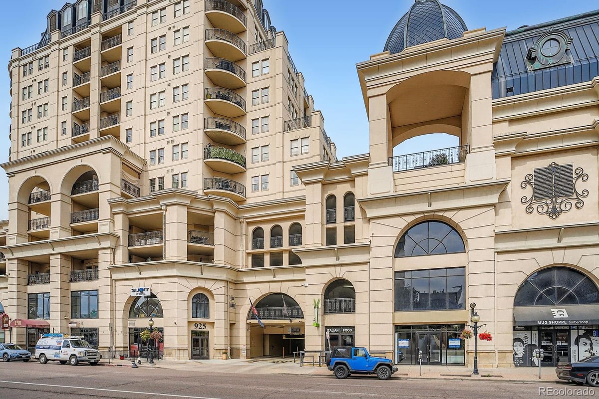 925 N Lincoln Street #6C
