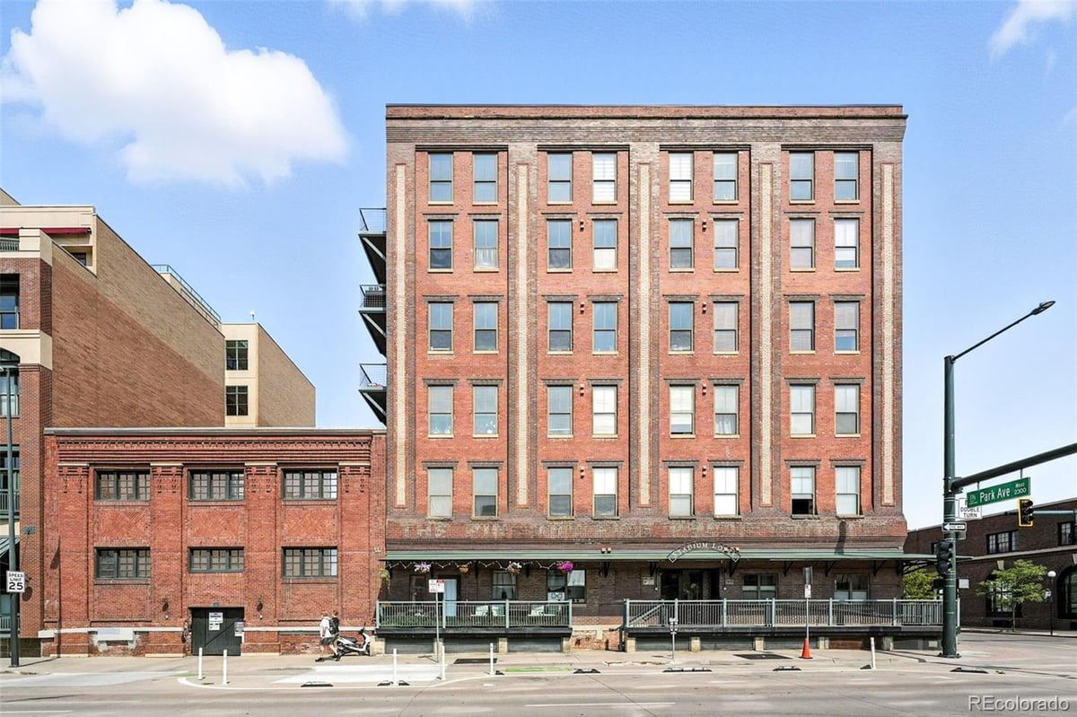 2261 Blake Street #3E