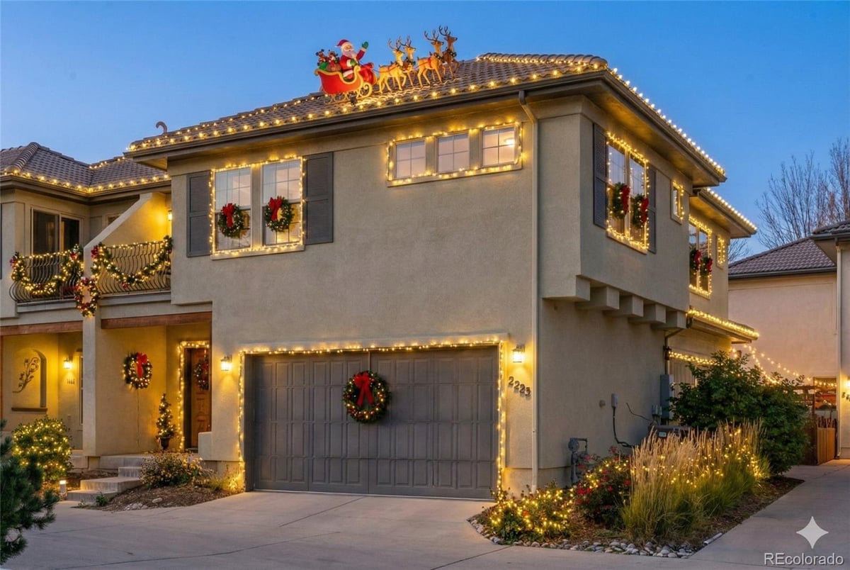 2222 Valentia Street