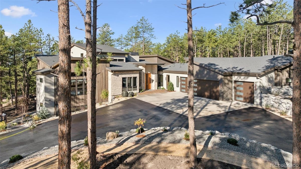 300 Grandwood Drive