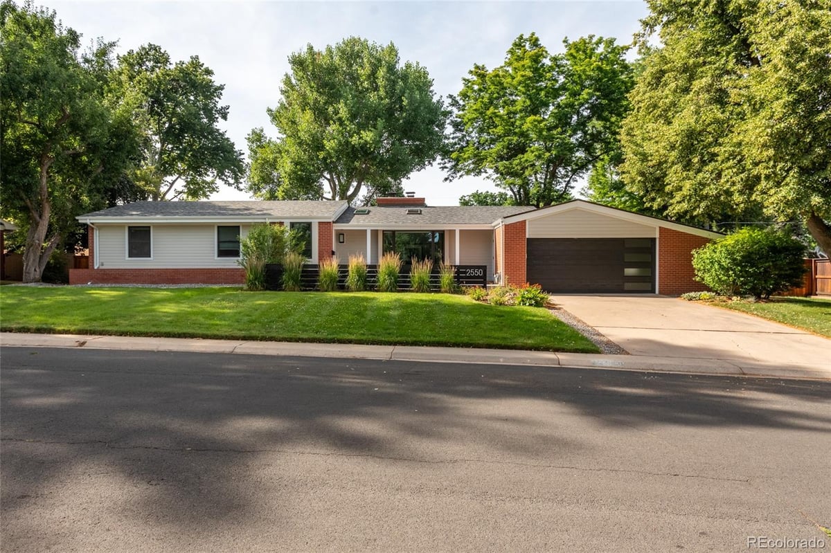 2550 E Eldorado Place