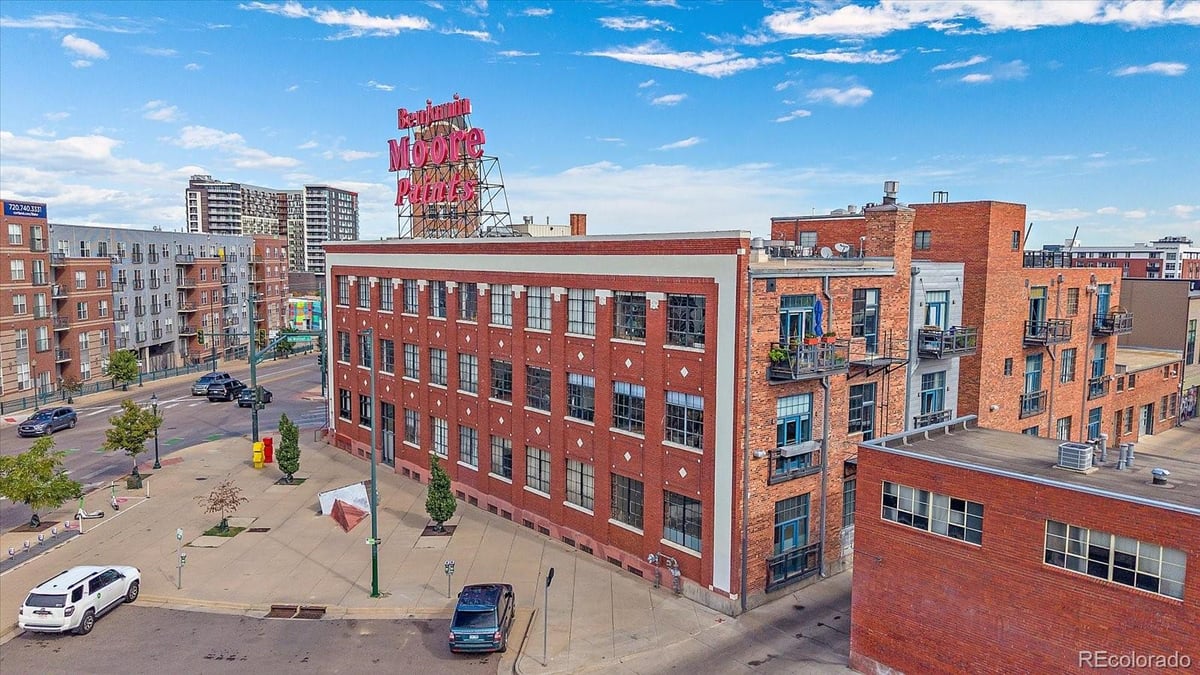 2500 Walnut Street #202
