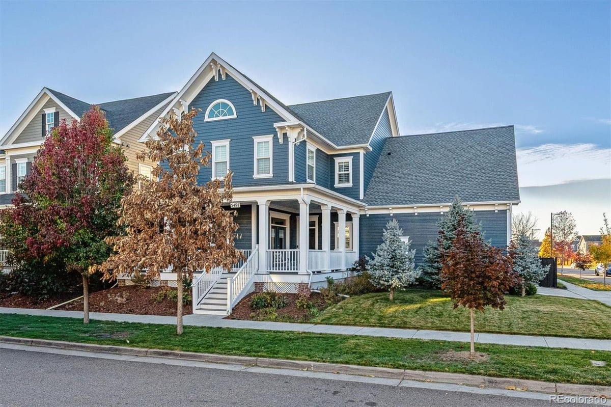 5497 N Xanthia Court