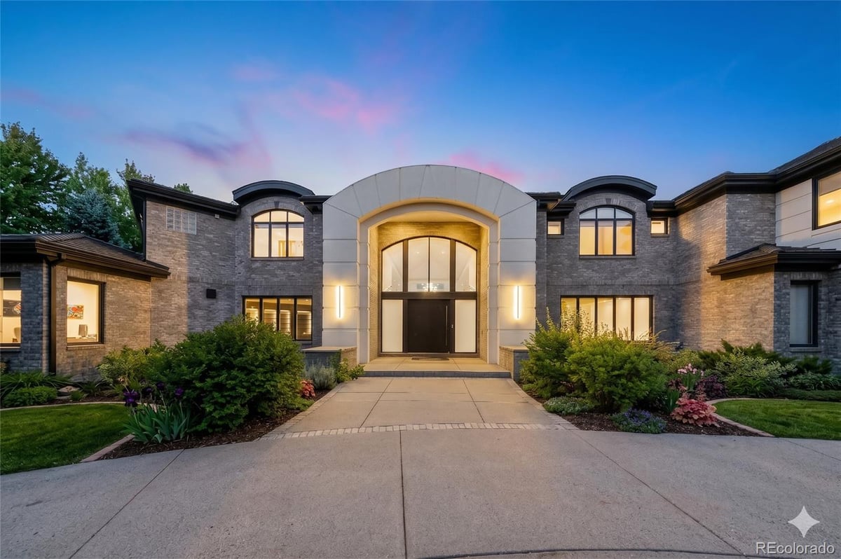 4936 S Fillmore Court