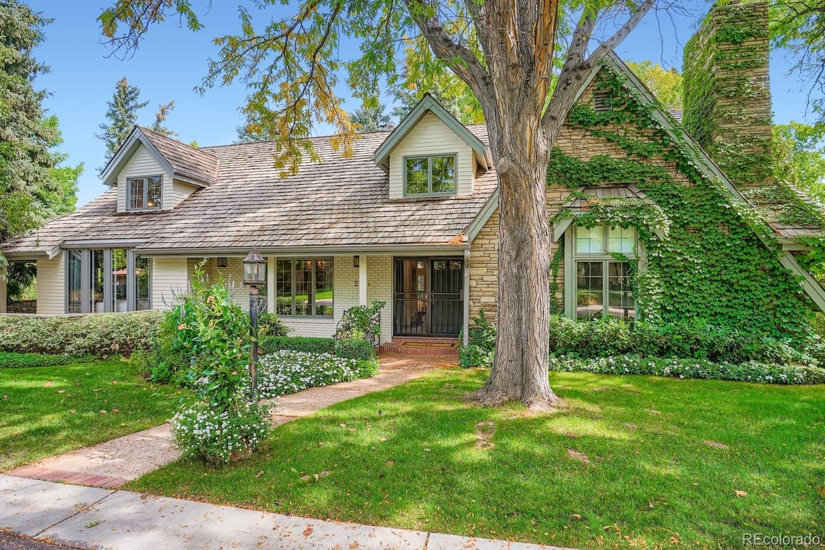 2155 E Alameda Avenue