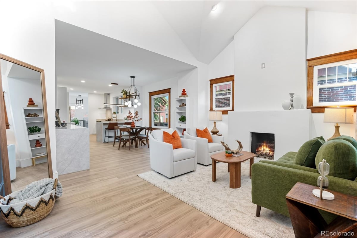 3432 N Josephine Street