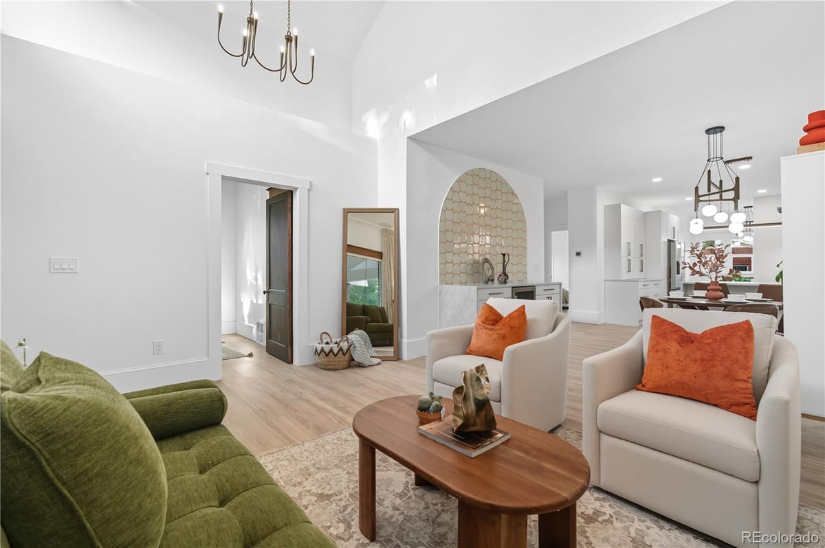 3432 N Josephine Street