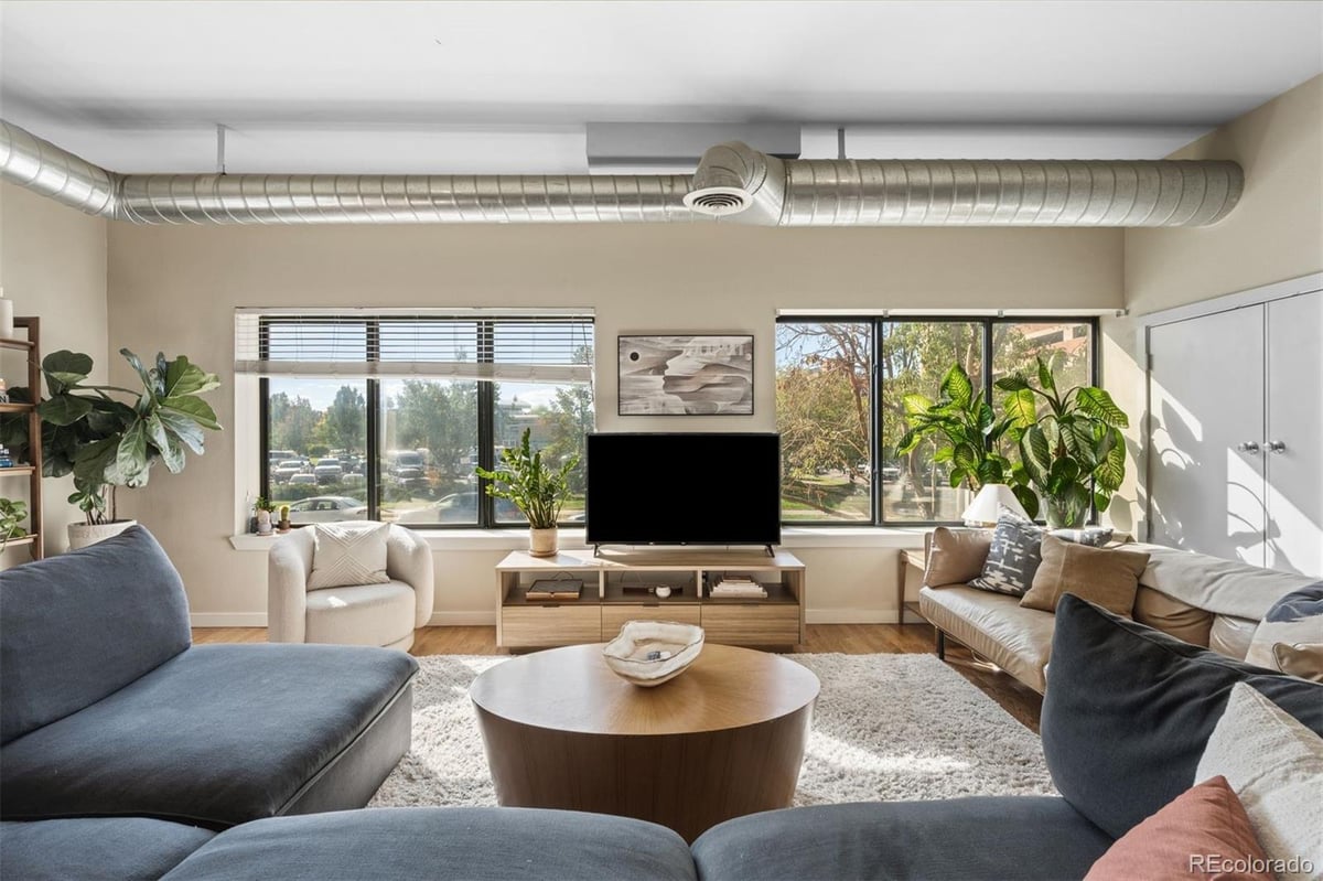 70 W 6th Avenue #100