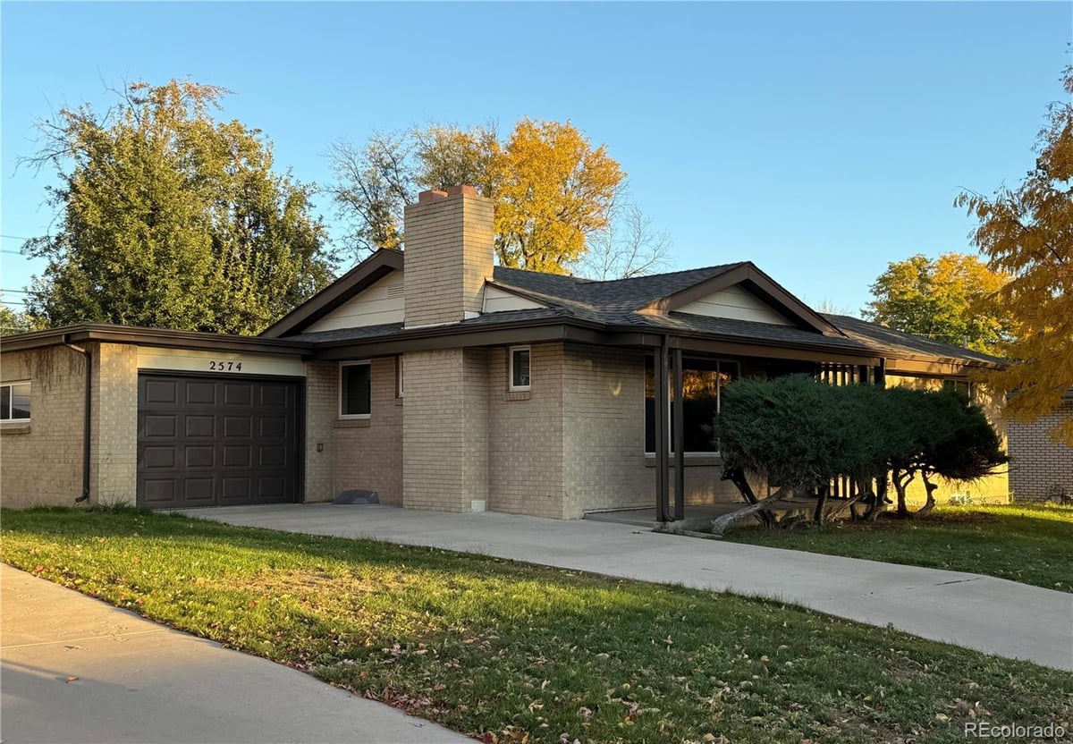 2574 S Dexter Street