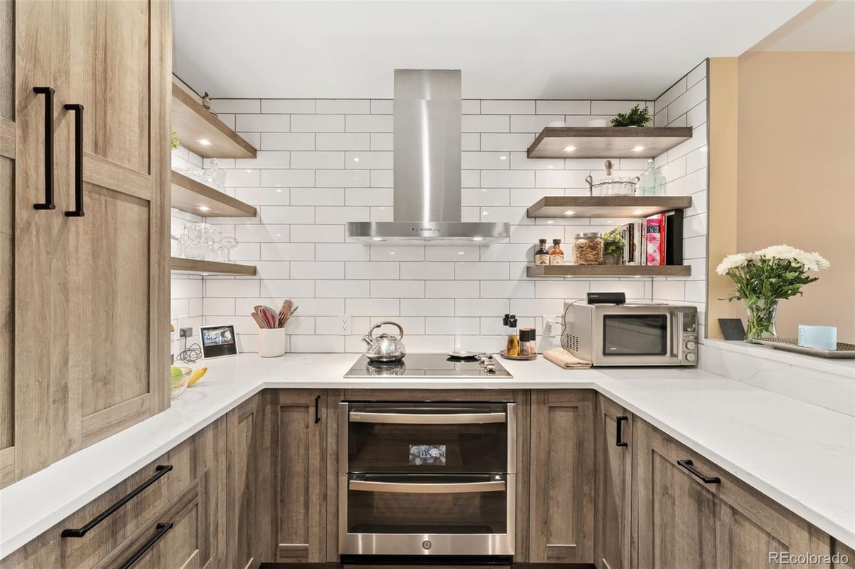 975 N Lincoln Street #5A