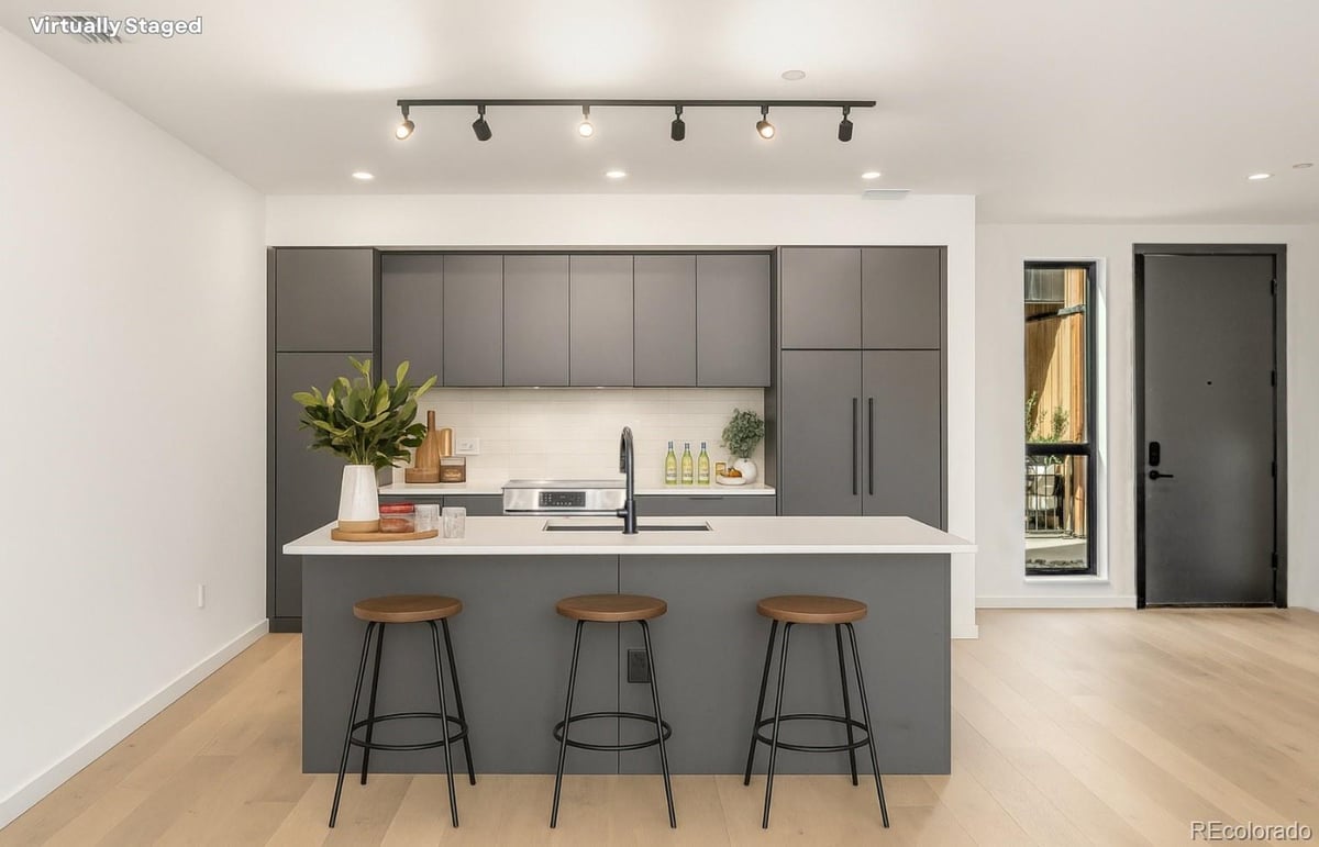 1601 Park Avenue #215