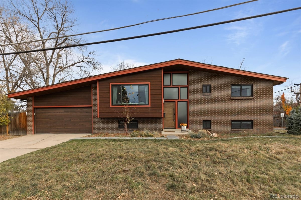 1890 S Monaco Parkway