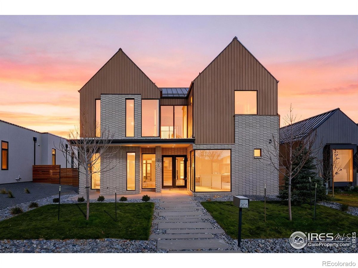 205 W William Street