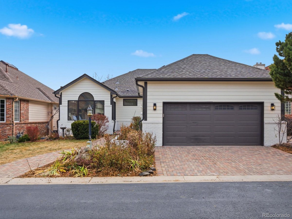 4262 E Orchard Place