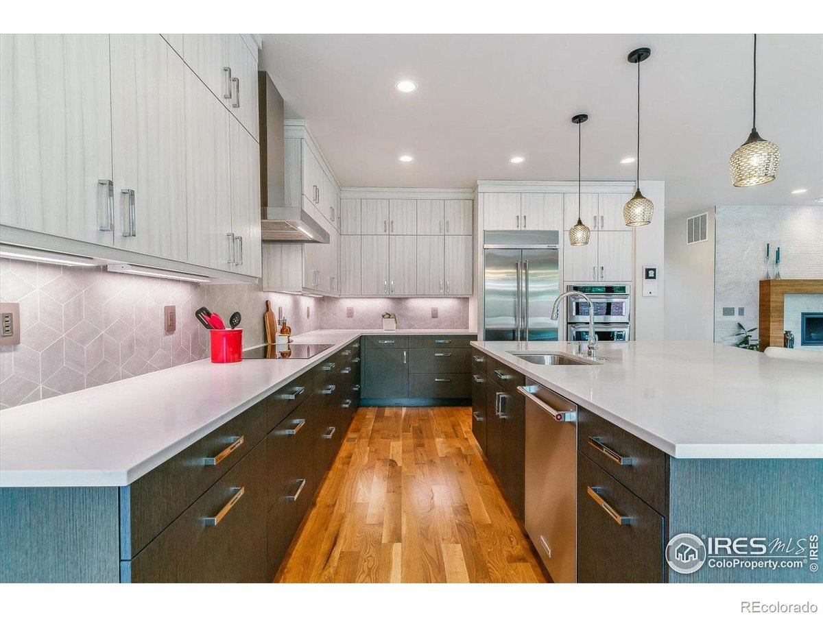 4274 E Dickenson Place