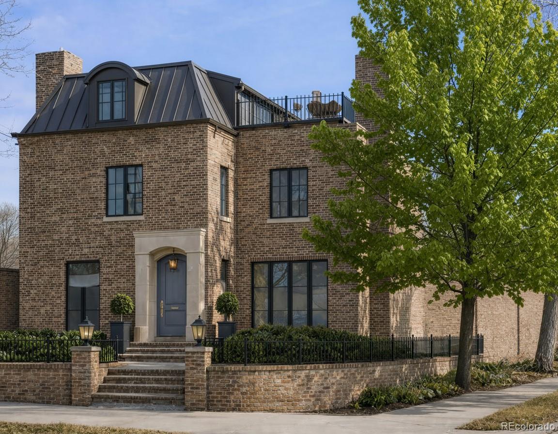 888 S Franklin Street