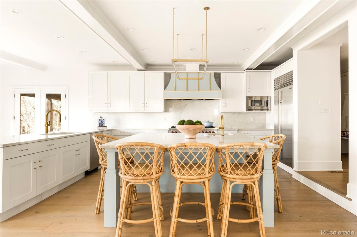 35 S Bellaire Street