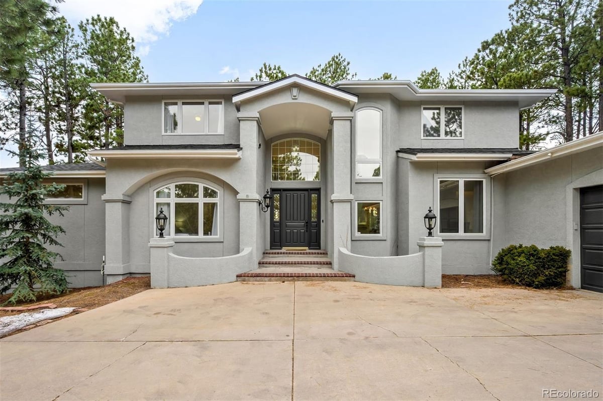 18520 Thunderbird Trail