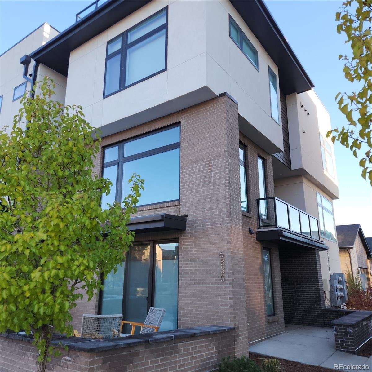 6830 E Lowry Boulevard