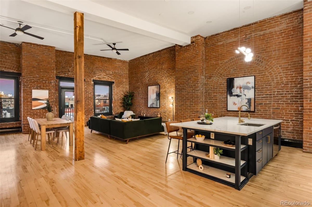 2560 Blake Street #402