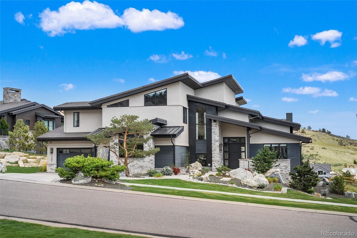 15201 Dinosaur Ridge Road