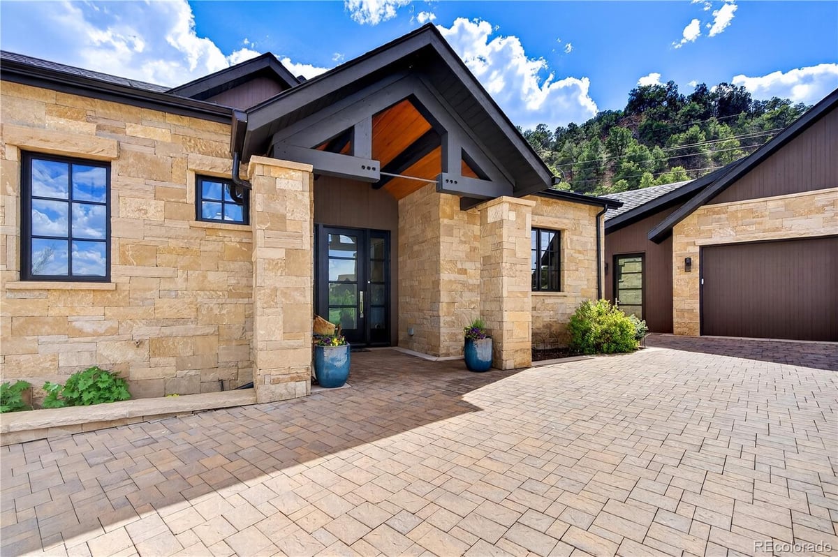 633 Perry Ridge