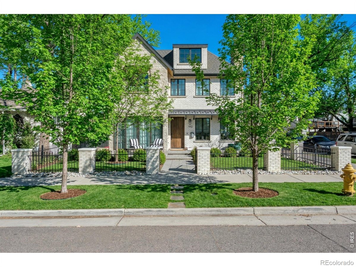 792 S High Street