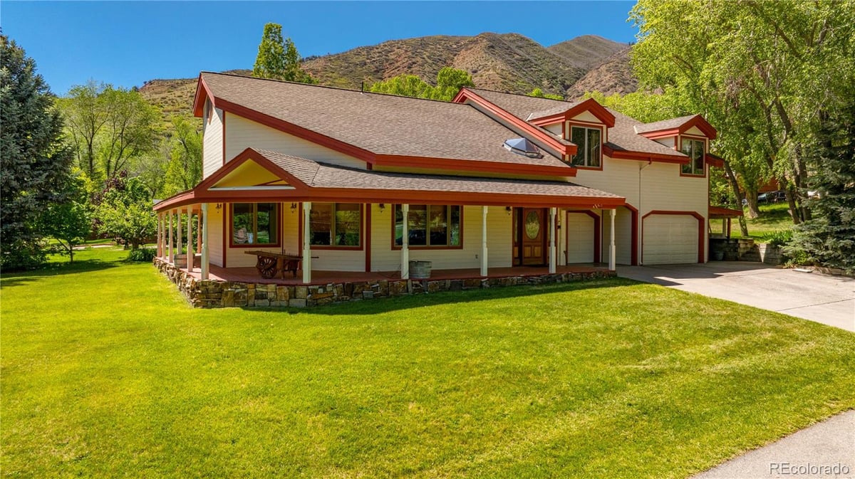 9 Creekside Court