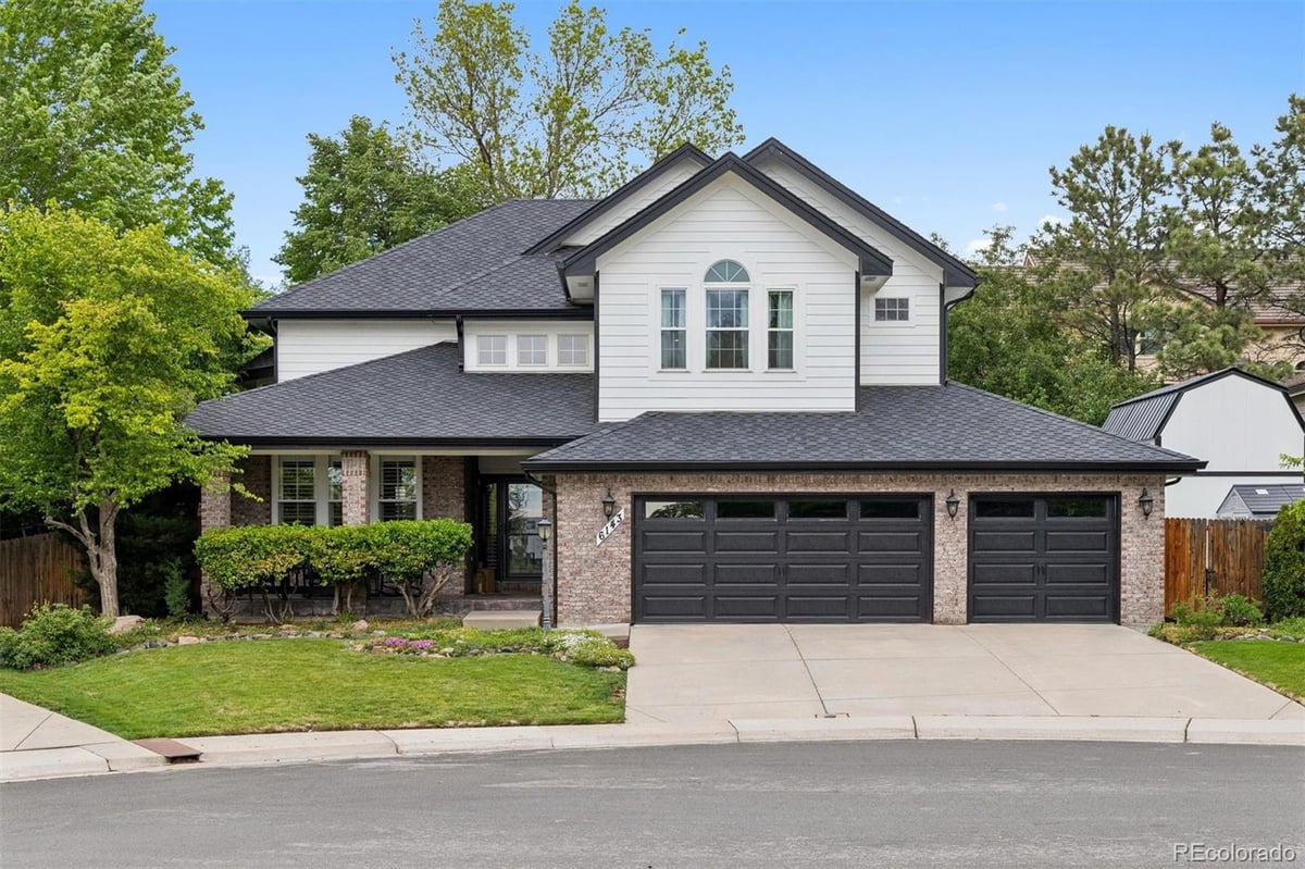 6143 S Newark Way