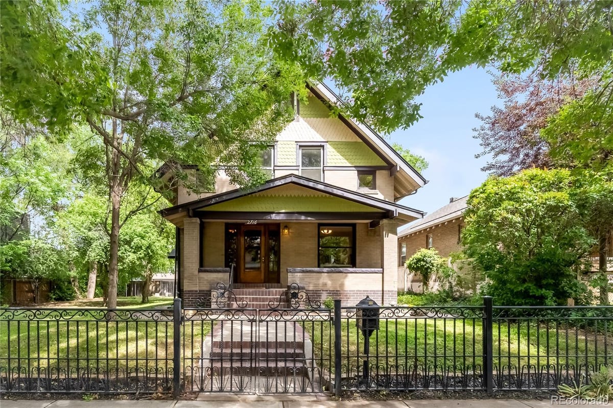 2716 N Vine Street