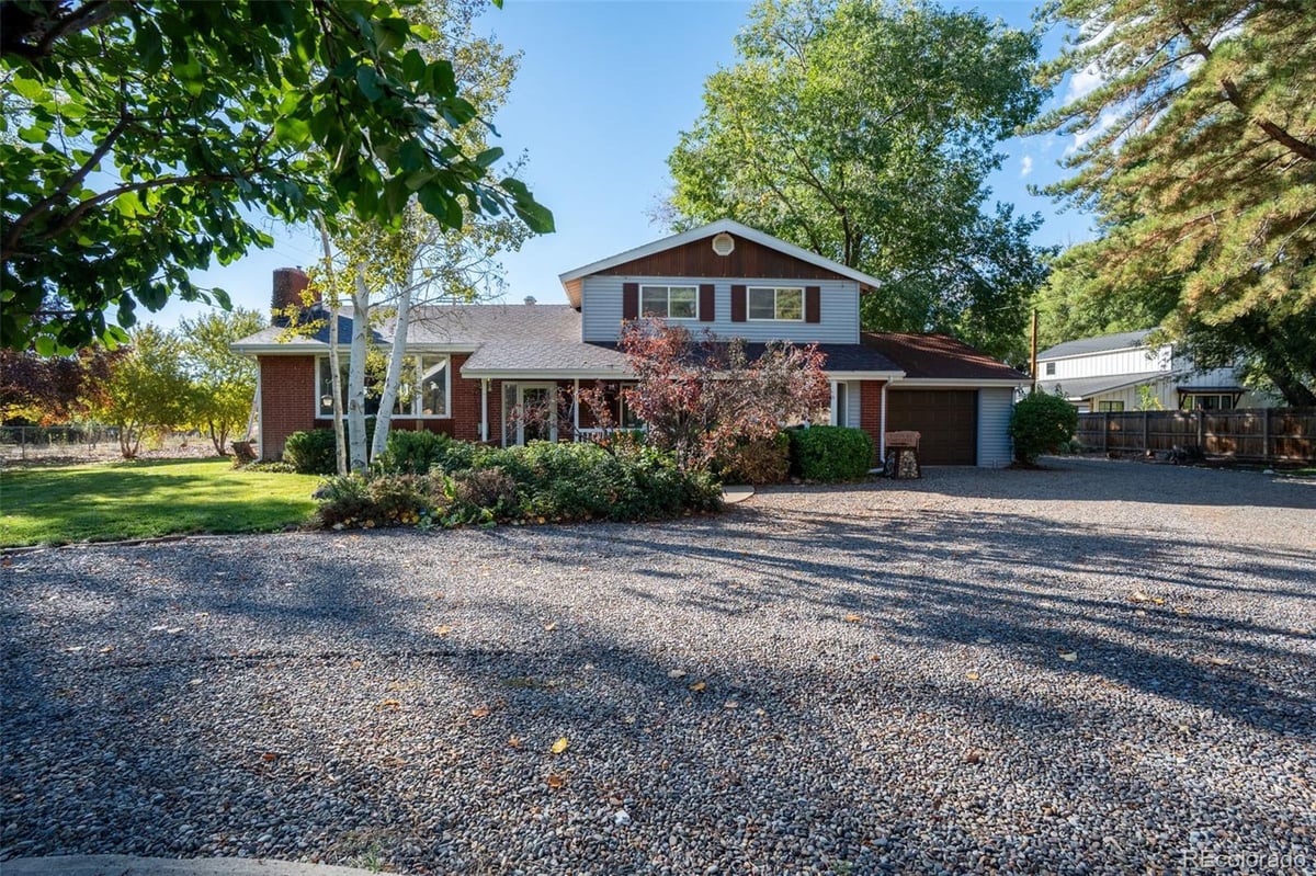 3587 G Road