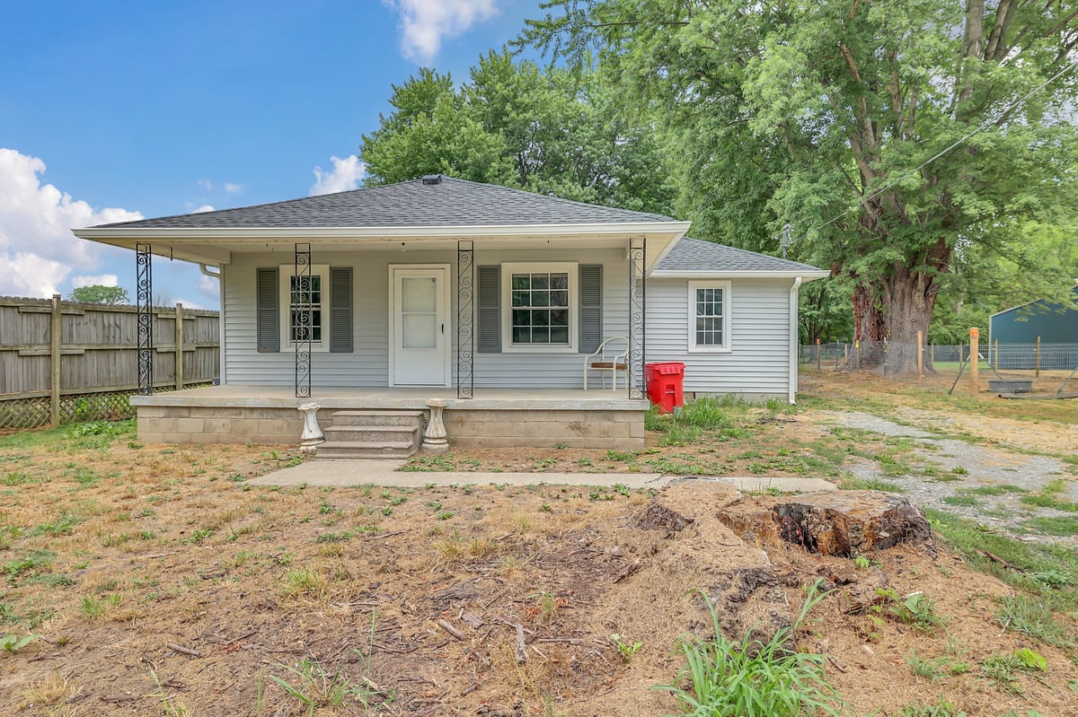 3895 RED BOILING SPRINGS RD, LAFAYETTE, TN 37083 Gene Carman Real