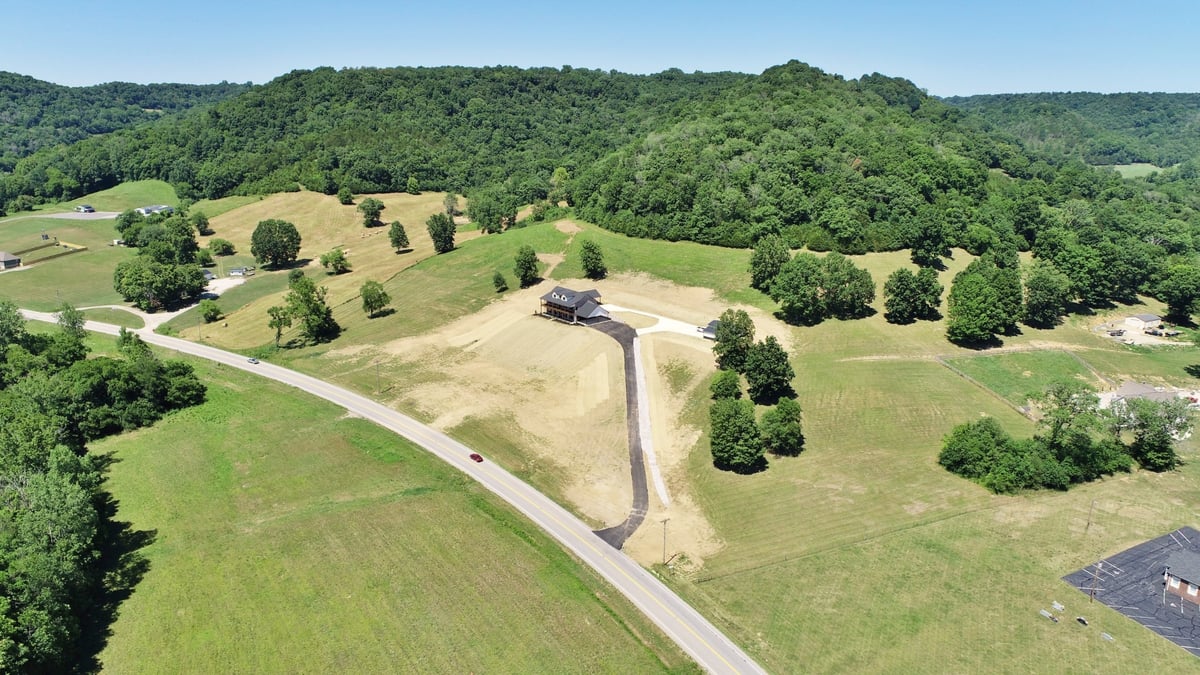 3945 HARTSVILLE RD, LAFAYETTE, TN 37083 Gene Carman Real Estate