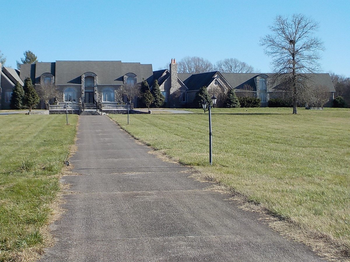 2185 CAGES BEND RD, GALLATIN, TN 37066 Gene Carman Real Estate & Auctions