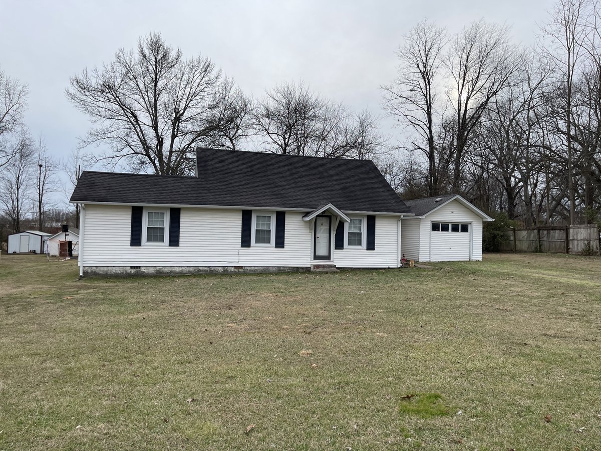 111 MEADOR DR, LAFAYETTE, TN 37083 Gene Carman Real Estate & Auctions