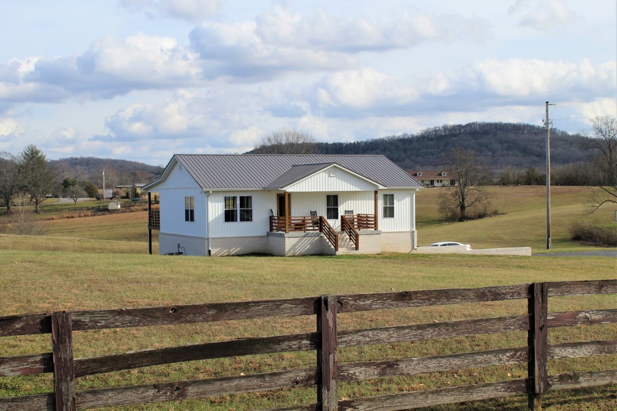 95 SAM BEASLEY RD, HARTSVILLE, TN 37074 Gene Carman Real Estate