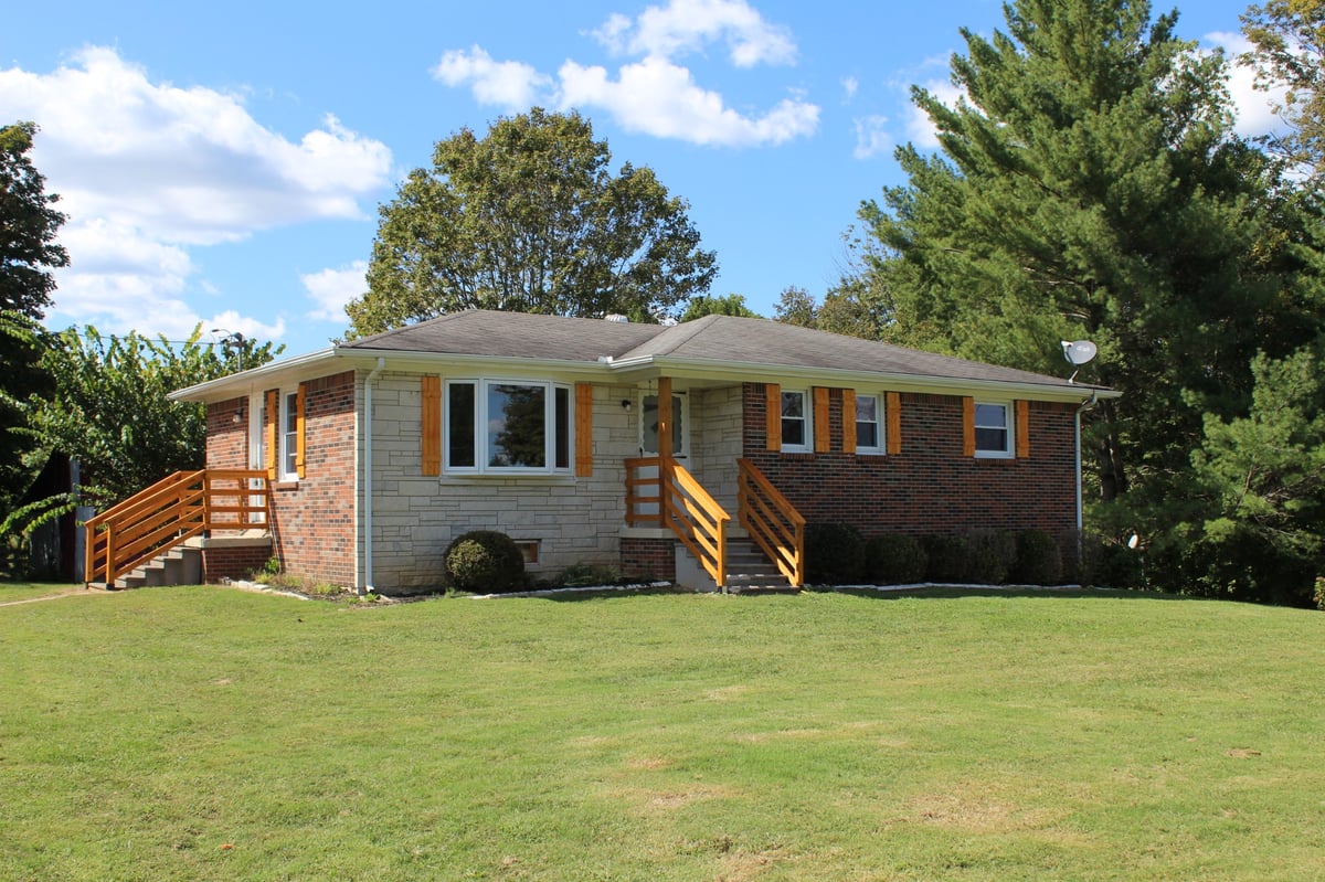 5880 CARTHAGE RD, PLEASANT SHADE, TN 37145 Gene Carman Real Estate