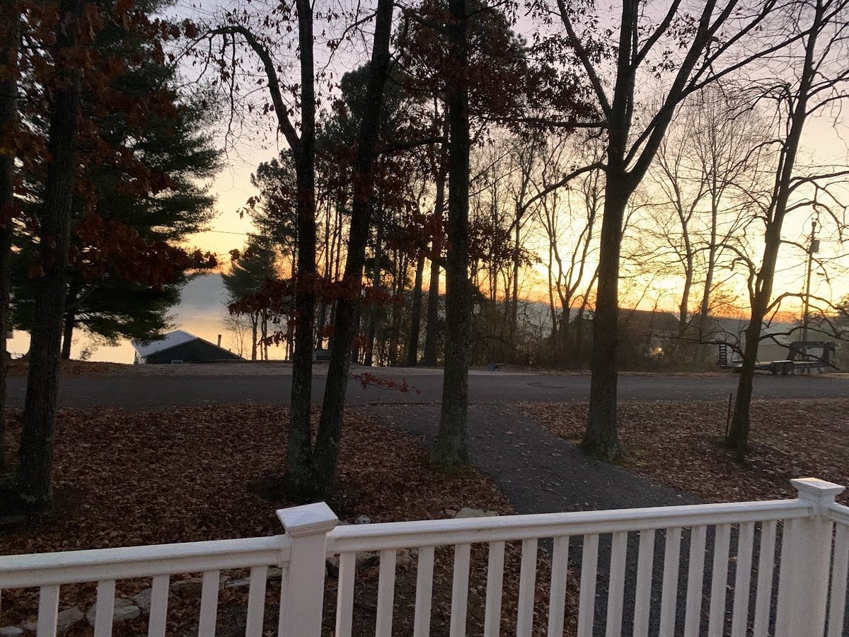 637 MAGNOLIA DR, WINCHESTER, TN 37398 to Sam Hatfield Realty