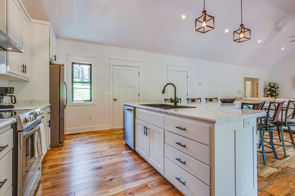 409 DRY CREEK LN, WINCHESTER, TN 37398 to Sam Hatfield Realty