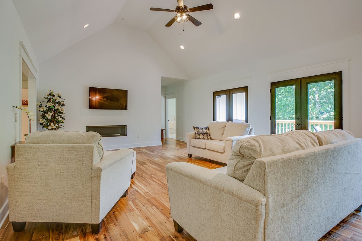 409 DRY CREEK LN, WINCHESTER, TN 37398 to Sam Hatfield Realty