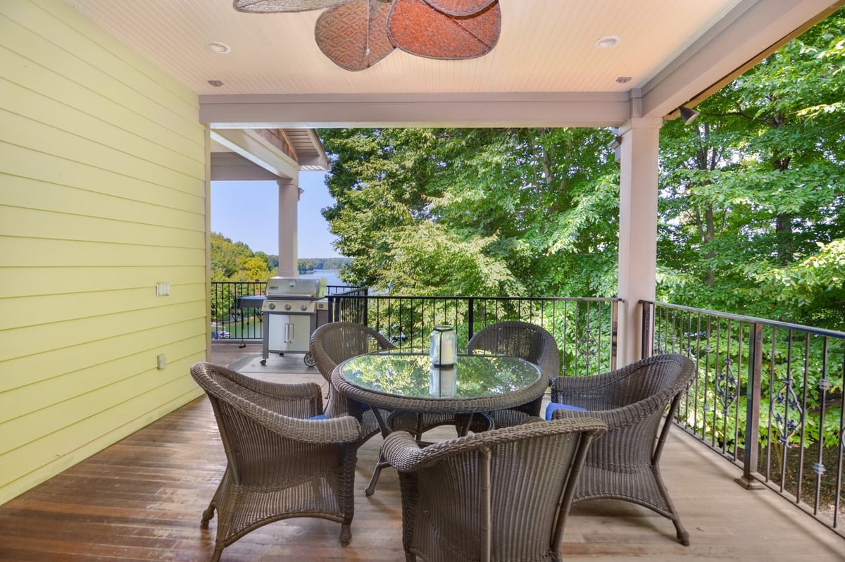 51 W ROCKCREST CIR, WINCHESTER, TN 37398 to Sam Hatfield