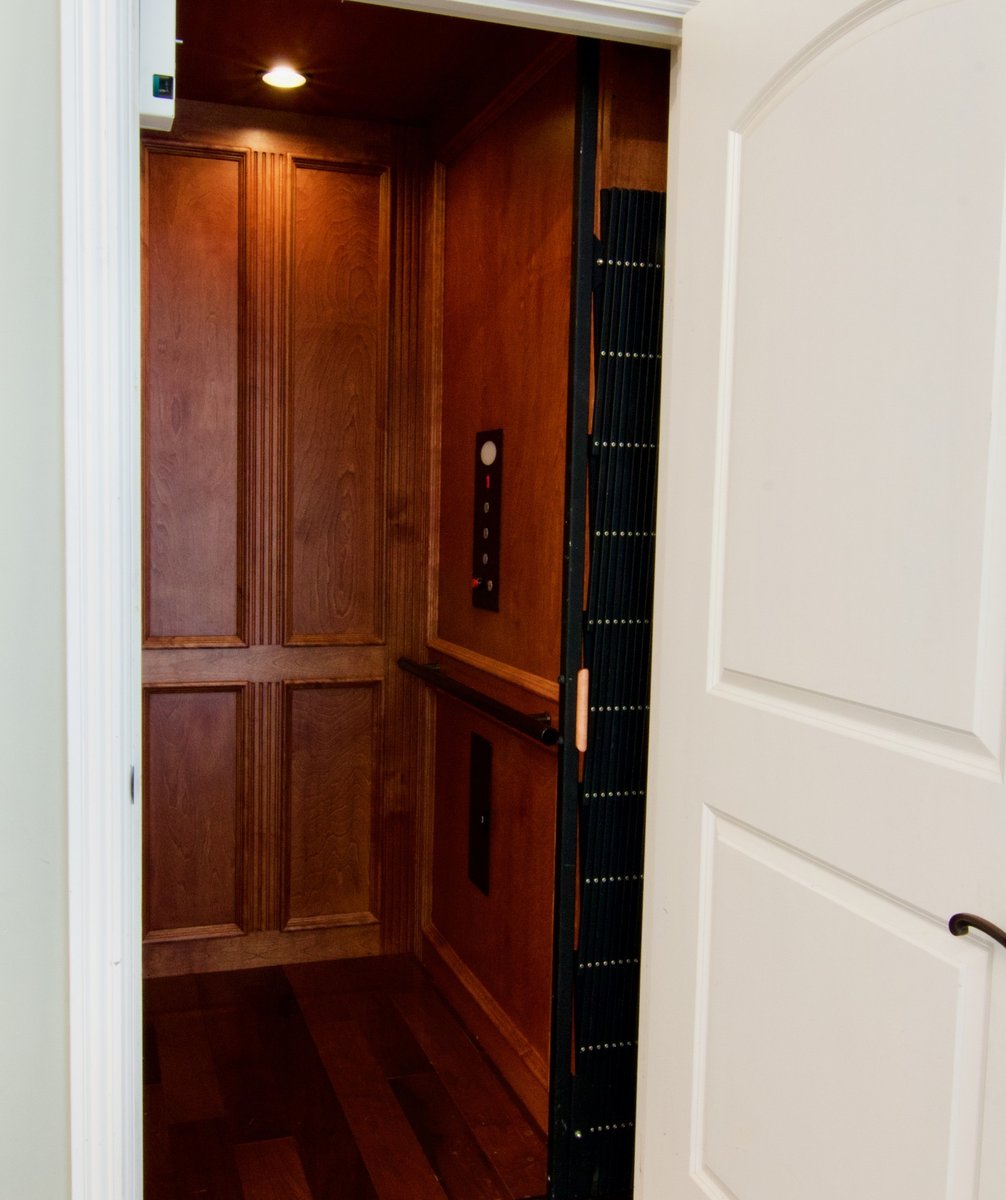 51 W ROCKCREST CIR, WINCHESTER, TN 37398 to Sam Hatfield