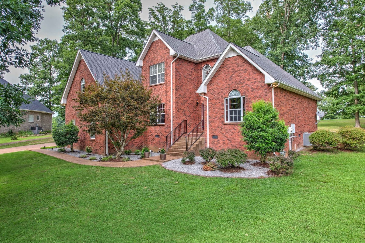 1029 FAIRWAYS DR, GREENBRIER, TN 37073 ⋆ Blackwell Realty and Auction