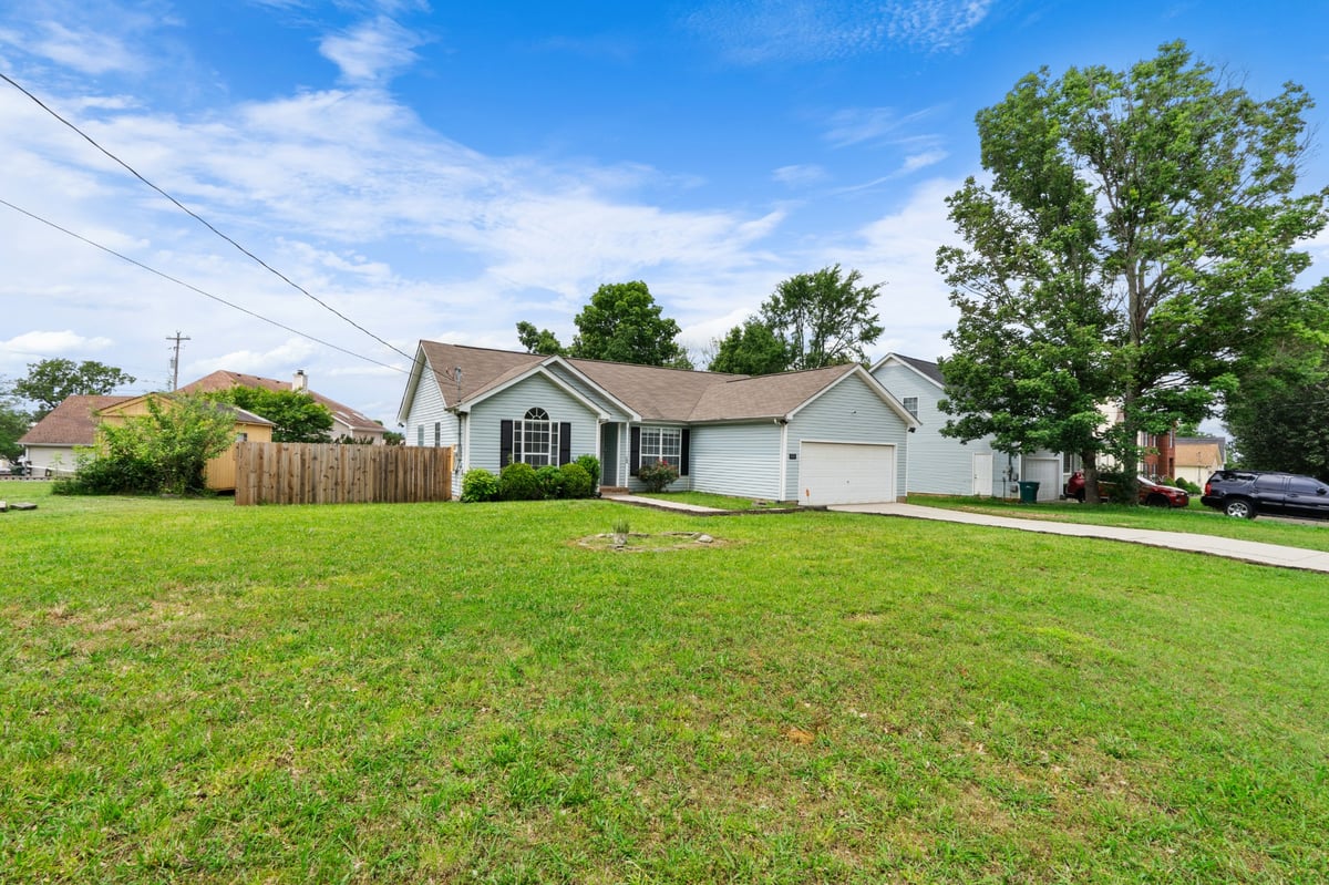 708 ROCKY RIDGE CIR, LA VERGNE, TN 37086 ⋆ Blackwell Realty and Auction