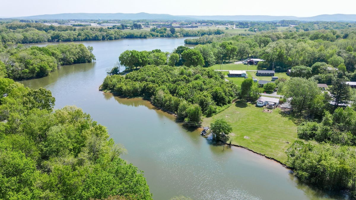 200 HILLDALE DR, WINCHESTER, TN 37398 to Sam Hatfield Realty