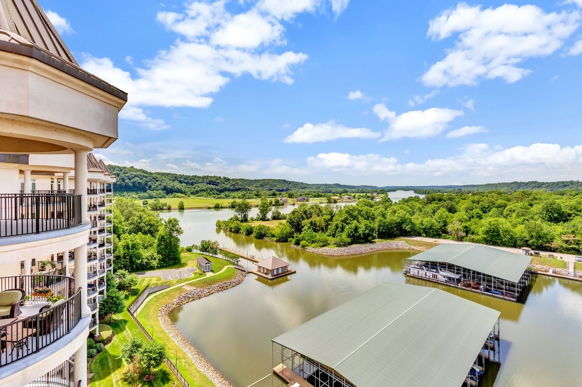 400 WARIOTO WAY 1002, ASHLAND CITY, TN 37015 ⋆ Blackwell Realty and