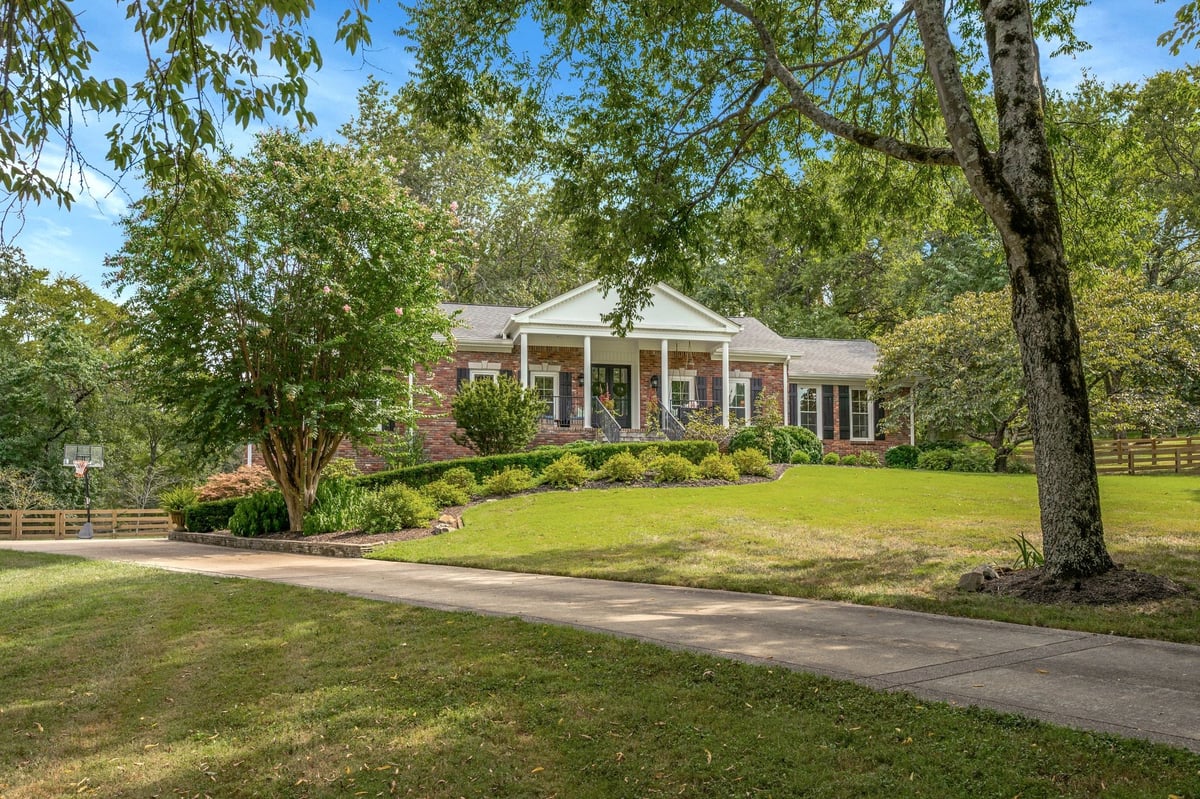 1203 Perkins Ln, Franklin, TN 37069