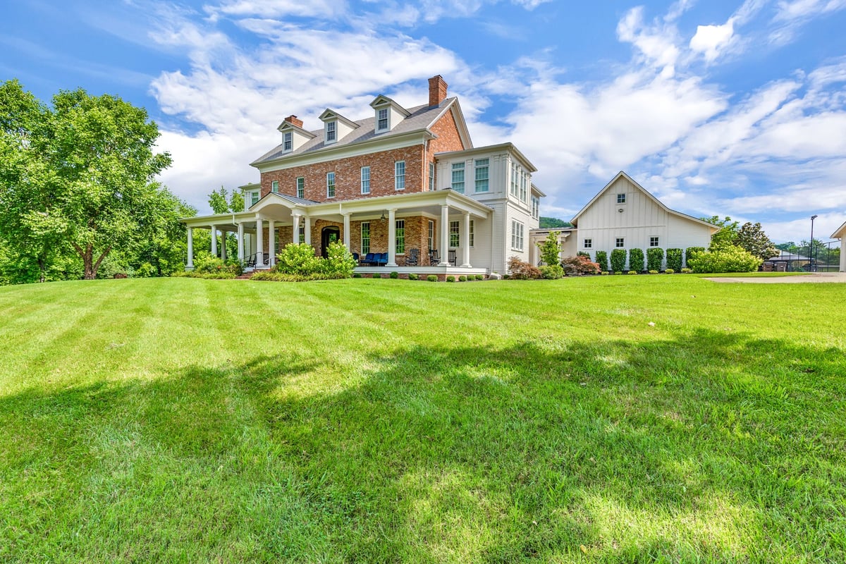 4810 Scenic Oaks Ln, Thompsons Station, TN 37179