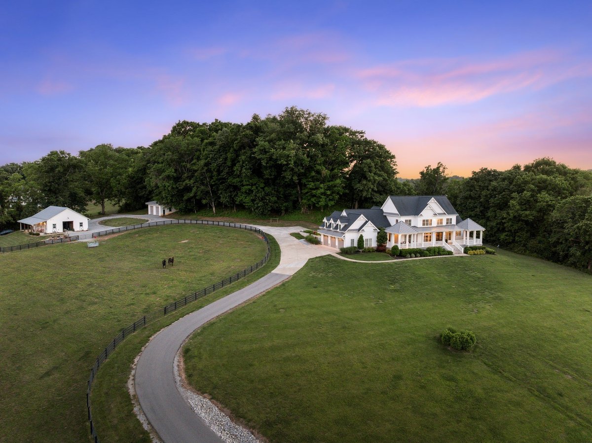 1935 Thompson Station Rd, Thompsons Station, TN 37179